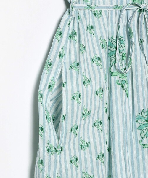 NE QUITTEZ PAS!（ヌキテパ）の「ne Quittez pas / コットンジャカード リリープリント シャーリング ワンピース［手洗い可］（ワンピース・レディース・グリーン/グレー・ONE SIZE）」の4枚目の写真