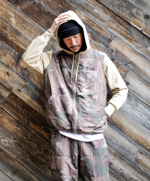 RVCA(ルーカ)の「RVCA メンズ RVCA×AZUL REVERSIBLE PARKA パーカー 【2025年秋冬モデル】(パーカー・メンズ・ブラック/ベージュ・FREE)」の16枚目の写真