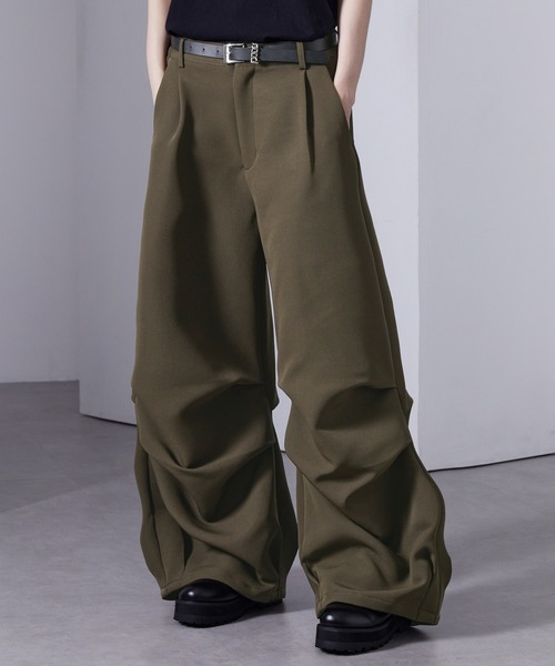 Loose/ルース(ルース)の「3Dタックボリュームパンツ(スラックス・メンズ・カーキ/ブラック・S/L/M)」の12枚目の写真