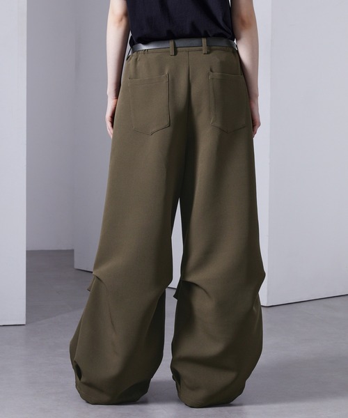Loose/ルース(ルース)の「3Dタックボリュームパンツ(スラックス・メンズ・カーキ/ブラック・S/L/M)」の13枚目の写真