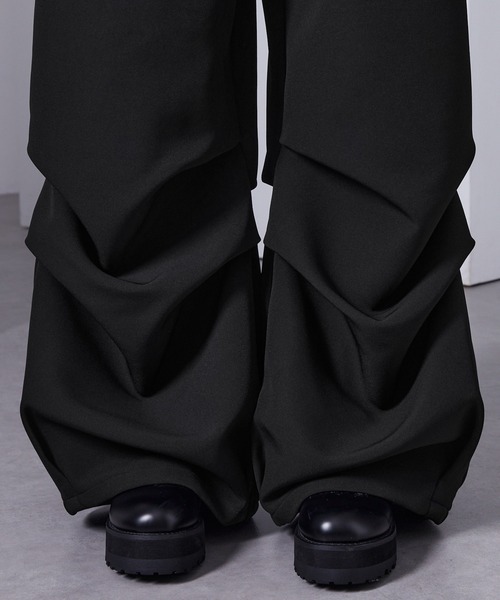 Loose/ルース(ルース)の「3Dタックボリュームパンツ(スラックス・メンズ・カーキ/ブラック・S/L/M)」の21枚目の写真