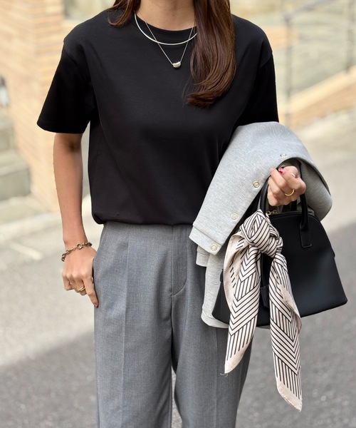 素材にこだわった】シルクタッチスムースTシャツ Emma Taylor