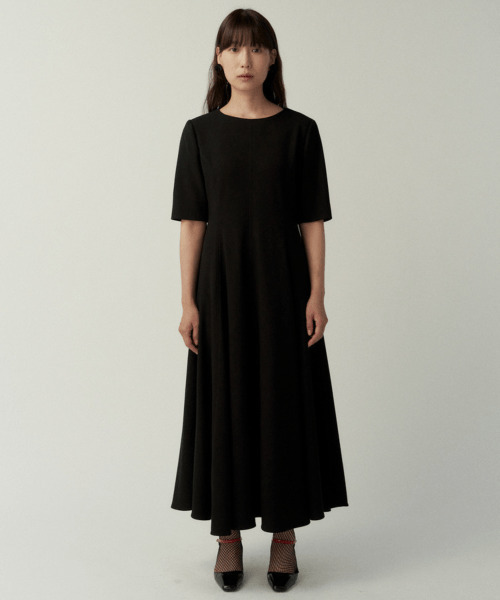MUARMUS(ムアルムス)の「Testaro Maxi Dress - Black(ワンピース・レディース・その他・M/S)」の1枚目の写真