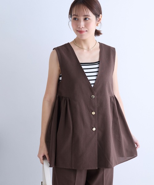 Aunely（オーネリー）の「【Aunely】すぐサラ シアー ライトエア 涼しげ 上品シルエット ジレ / マシンウォッシャブル ＜YOSOOIシリーズ＞（ベスト・レディース・グレー/ブラウン/ブラック/ベージュ・L/M）」の3枚目の写真