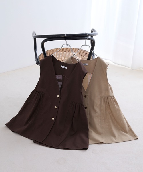 Aunely（オーネリー）の「【Aunely】すぐサラ シアー ライトエア 涼しげ 上品シルエット ジレ / マシンウォッシャブル ＜YOSOOIシリーズ＞（ベスト・レディース・グレー/ブラウン/ブラック/ベージュ・L/M）」の9枚目の写真