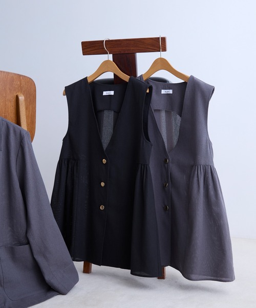 Aunely（オーネリー）の「【Aunely】すぐサラ シアー ライトエア 涼しげ 上品シルエット ジレ / マシンウォッシャブル ＜YOSOOIシリーズ＞（ベスト・レディース・グレー/ブラウン/ブラック/ベージュ・L/M）」の7枚目の写真