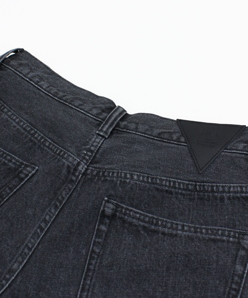 RNA(アールエヌエー)の「R4434 ガーターベルトフレアパンツ(デニムパンツ・レディース・ブルー/ブラック・MEDIUM)」の7枚目の写真