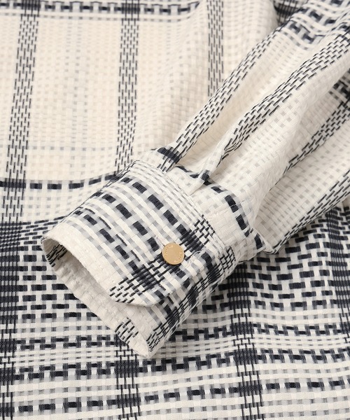 CULLNI(クルニ)の「Sheer Tile Check Chin Tab Shirt(シャツ/ブラウス・メンズ・ネイビー/ブラック/グレー/オフホワイト・1/0/2)」の11枚目の写真