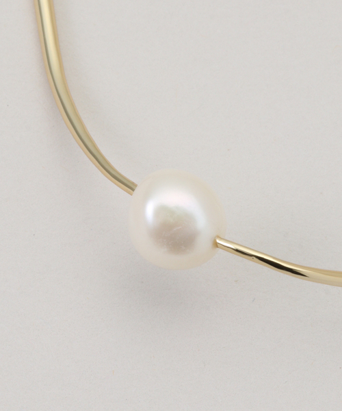 La TOTALITE（ラトータリテ）の「STELLAR HOLLYWOOD/ステラハリウッド アシンメトリーフープピアス（ピアス（両耳用）・レディース・ゴールド・FREE）」の5枚目の写真