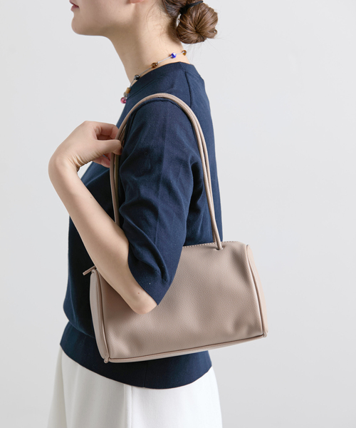 IENA（イエナ）の「《新色/追加》＆MyuQ/アンドミューク KORO バッグ MC093（ショルダーバッグ・レディース・レッド/キャメル・FREE）」の3枚目の写真