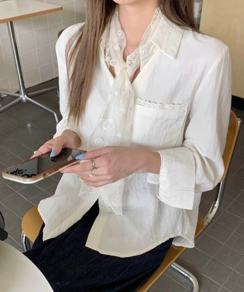 LADY LIKE(レディライク)の「【春夏新作】チュールレースタイ付きソフトシャツ(シャツ/ブラウス・レディース・ライトベージュ/ホワイト・M)」の12枚目の写真