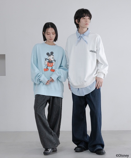 LOWRYS FARM（ローリーズファーム）の「LFM(U)【MICKEY】スウェットクルーネック　 653950（スウェット・メンズ・ホワイト/ブルー/グレー・MEDIUM/LARGE）」の4枚目の写真