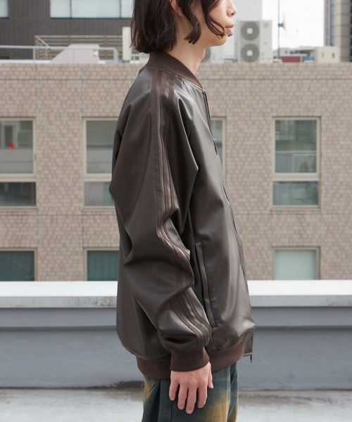 adidas(アディダス)の「adidas/アディダス SST PLEATHER フェイクレザー ジャケット 2026年 夏 夏服(ブルゾン・メンズ・ブラウン・M/L/XL)」の22枚目の写真