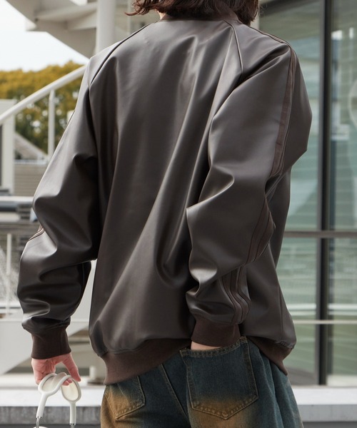 adidas(アディダス)の「adidas/アディダス SST PLEATHER フェイクレザー ジャケット 2026年 夏 夏服(ブルゾン・メンズ・ブラウン・M/L/XL)」の18枚目の写真