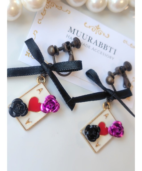 VIBGYOR(ヴィブジョー)の「【MUURABBTI】薔薇とトランプのアンティークイヤリング(MA)(イヤリング・レディース・パープル/レッド/ピンク・FREE)」の9枚目の写真