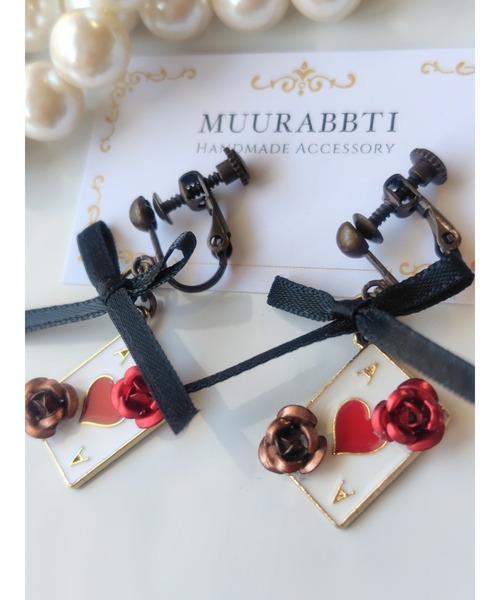 VIBGYOR(ヴィブジョー)の「【MUURABBTI】薔薇とトランプのアンティークイヤリング(MA)(イヤリング・レディース・パープル/レッド/ピンク・FREE)」の10枚目の写真
