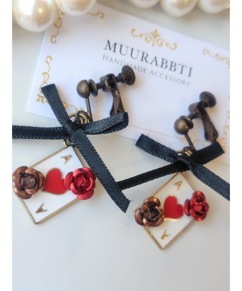 VIBGYOR(ヴィブジョー)の「【MUURABBTI】薔薇とトランプのアンティークイヤリング(MA)(イヤリング・レディース・パープル/レッド/ピンク・FREE)」の11枚目の写真