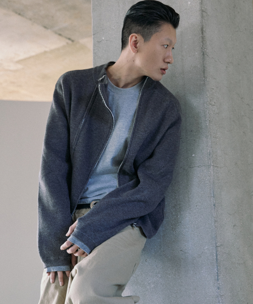 P.IN.O(ピインオ)の「ウールハイネックレイヤードニットジップアップ - チャコール(カーディガン/ボレロ・メンズ・その他・MEDIUM/LARGE)」の5枚目の写真