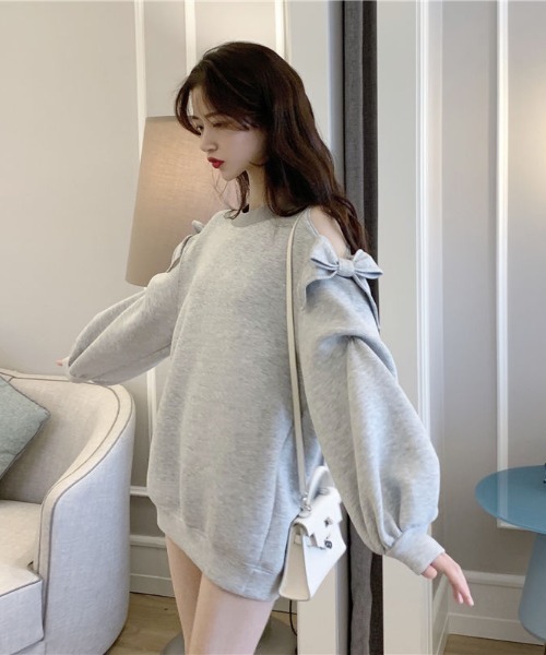 NoBelle（ノベル）の「ワンショルダー風　肩リボンスウェット（スウェット・レディース・ホワイト/グレー・M/L）」の7枚目の写真