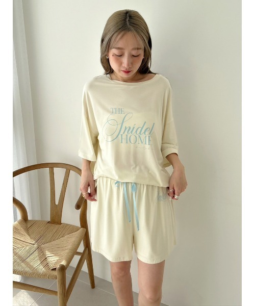 SNIDEL HOME（スナイデルホーム）の「【接触冷感】ロゴTシャツセットアップ（ルームウェア/パジャマ・レディース・サックスブルー/ホワイト/イエロー/ベージュ/ネイビー・F）」の5枚目の写真