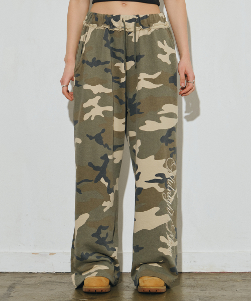 Midnight Move(ミッドナイトムーブ)の「lg camo pants (beige)(スウェットパンツ・レディース・その他・FREE)」の1枚目の写真