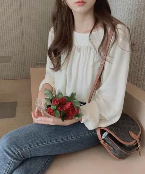 SallyLunn(サリーラン)の「スクエアネックギャザーブラウス(シャツ/ブラウス・レディース・ホワイト/グレー・MEDIUM/LARGE)」の3枚目の写真