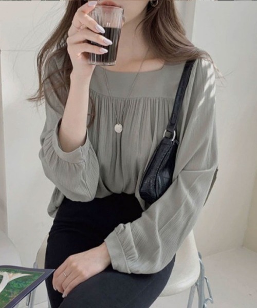 SallyLunn(サリーラン)の「スクエアネックギャザーブラウス(シャツ/ブラウス・レディース・ホワイト/グレー・MEDIUM/LARGE)」の8枚目の写真