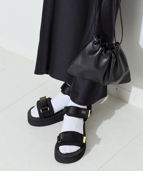 suicoke(スイコック)の「別注【SUICOKE/スイコック】CEL-PO LESS:サンダル(サンダル・レディース・ブラック・6/5/7)」の2枚目の写真