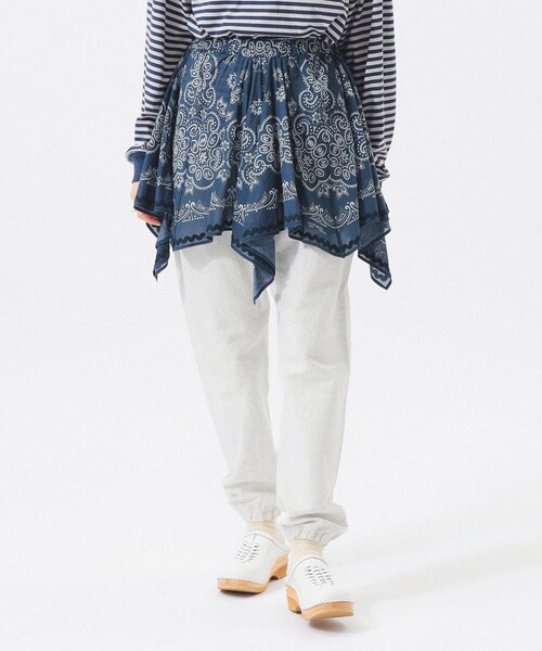 BEAMS BOY(ビームスボーイ)の「バンダナ プリント スカート(スカート・レディース・レッド/ネイビー・ONE SIZE)」の2枚目の写真