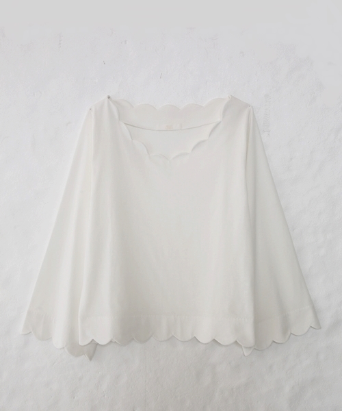 Chico（チコ）の「スカラップボートネック長袖プルオーバー（Tシャツ/カットソー・レディース・アイボリー/ホワイト×ブラック/ホワイト×ネイビー/ベージュ・FREE）」の11枚目の写真