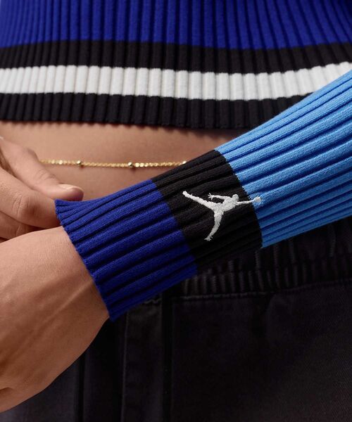 JORDAN BRAND(ジョーダンブランド)の「ジョーダン フライト ウィメンズ ロングスリーブ ストライプ セーター / Jordan Flight Women's Long-Sleeve Striped Sweater II7143-412 University Blue(ニット/セーター・レディース・ブルー・M/L/S)」の4枚目の写真