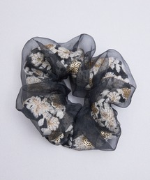 Zoule（ゾーラ）の「Zoule ゾーラ：embroidery chouchou　フラワー刺繍　ヘアー　シュシュ（シュシュ）」