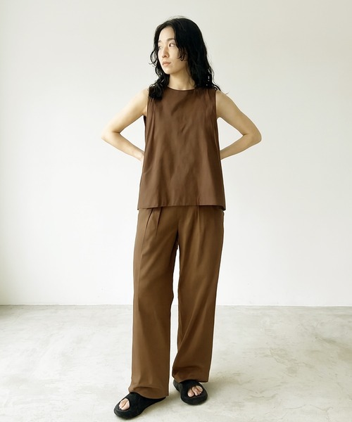 audrey and john wad(オードリーアンドジョンワッド)の「撥水加工タックワイドパンツ(その他パンツ・レディース・ブラック/ライトブラウン・M)」の2枚目の写真