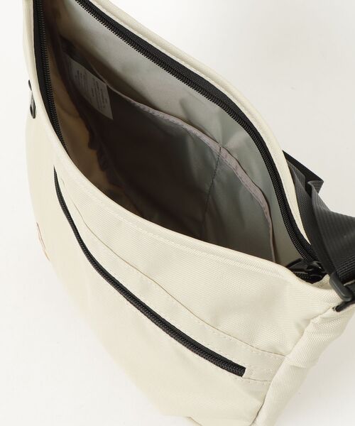 KELTY（ケルティ）の「ケルティ  ES CURVE SHOULDER S（ショルダーバッグ・レディース・その他・ONE SIZE）」の3枚目の写真