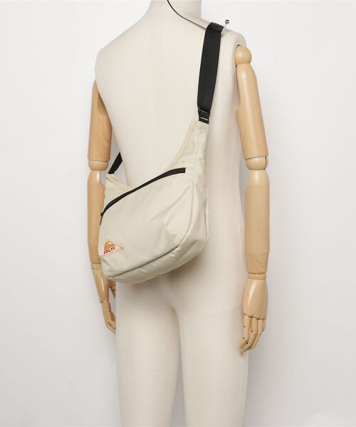 KELTY（ケルティ）の「ケルティ  ES CURVE SHOULDER S（ショルダーバッグ・レディース・その他・ONE SIZE）」の2枚目の写真