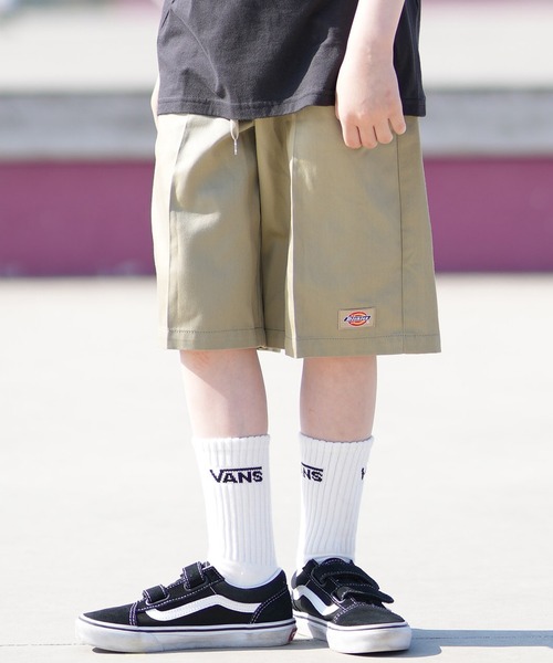 Dickies(ディッキーズ)の「Dickies/ディッキーズ キッズ ショーツ ワンポイント ロゴ DY0004(その他パンツ・キッズ・ブラック/ベージュ/チャコール・130cm/140cm/150cm/160cm)」の3枚目の写真