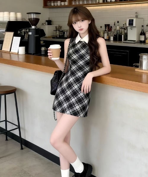 SHEPP(シープ)の「襟付きチェック柄ノースリーブミニワンピース(ワンピース・レディース・ネイビー・S/M)」の2枚目の写真