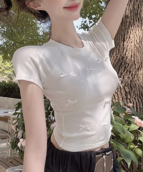 Mejoul(メジュール)の「【2026春夏新作】リボンロゴ刺繍リブT(Tシャツ/カットソー・レディース・ブラック/ホワイト・F)」の10枚目の写真