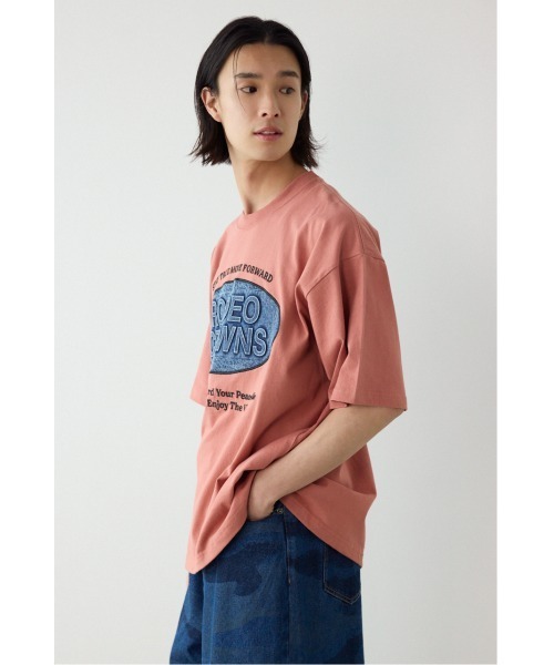 RODEO CROWNS WIDE BOWL(ロデオクラウンズワイドボウル)の「エンボスデニムロゴTシャツ(Tシャツ/カットソー・メンズ・ブラック/スモークピンク/ホワイト・MEDIUM/LARGE)」の5枚目の写真
