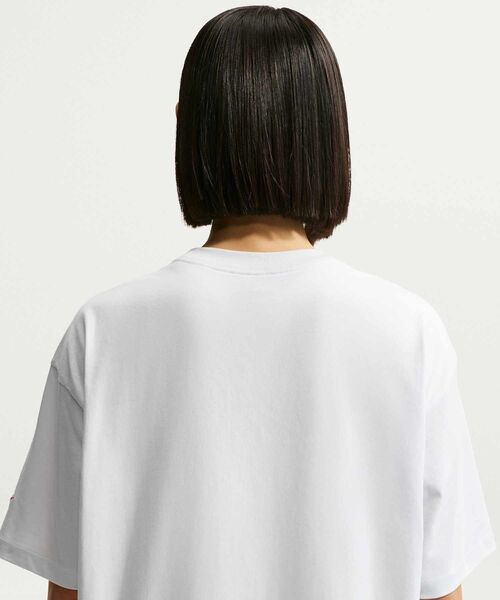 NIKE(ナイキ)の「ナイキ スポーツウェア エア フォース 1 ウィメンズ オーバーサイズド ショートスリーブ Tシャツ / Nike Sportswear Air Force 1 Women's Oversized Short-Sleeved T-Shirt IR6973-101 Off White(Tシャツ/カットソー・レディース・オフホワイト・L/XS/XL/S/M)」の2枚目の写真