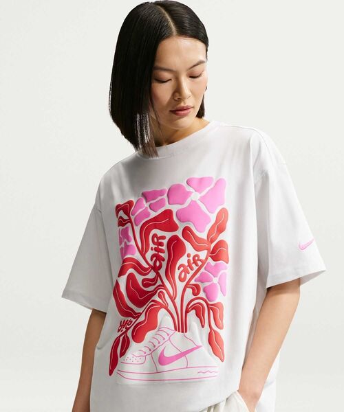 NIKE(ナイキ)の「ナイキ スポーツウェア エア フォース 1 ウィメンズ オーバーサイズド ショートスリーブ Tシャツ / Nike Sportswear Air Force 1 Women's Oversized Short-Sleeved T-Shirt IR6973-101 Off White(Tシャツ/カットソー・レディース・オフホワイト・L/XS/XL/S/M)」の3枚目の写真