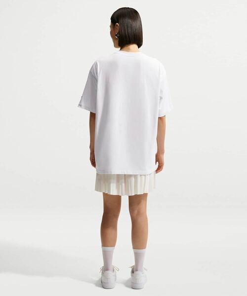 NIKE(ナイキ)の「ナイキ スポーツウェア エア フォース 1 ウィメンズ オーバーサイズド ショートスリーブ Tシャツ / Nike Sportswear Air Force 1 Women's Oversized Short-Sleeved T-Shirt IR6973-101 Off White(Tシャツ/カットソー・レディース・オフホワイト・L/XS/XL/S/M)」の5枚目の写真