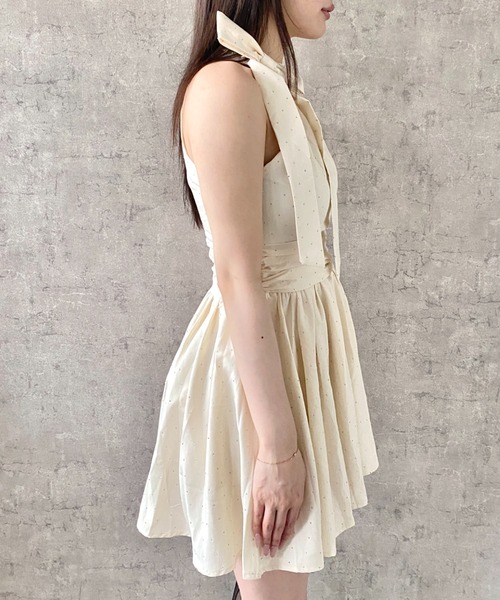 Mejoul(メジュール)の「【2026春夏新作】ビジューネックリボンホルターフレアミニワンピース(ワンピース・レディース・アイボリー・F)」の20枚目の写真