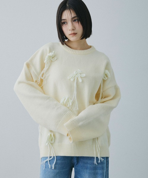 Clum(クルム)の「flower motif loose knit / フラワーモチーフルーズニット(ニット/セーター・レディース・ブラック/ナチュラル・FREE)」の2枚目の写真