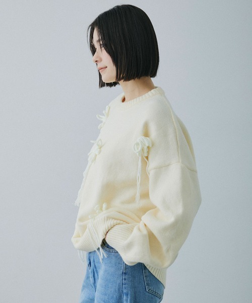 Clum(クルム)の「flower motif loose knit / フラワーモチーフルーズニット(ニット/セーター・レディース・ブラック/ナチュラル・FREE)」の3枚目の写真