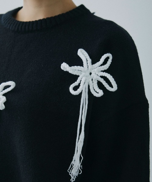 Clum(クルム)の「flower motif loose knit / フラワーモチーフルーズニット(ニット/セーター・レディース・ブラック/ナチュラル・FREE)」の13枚目の写真