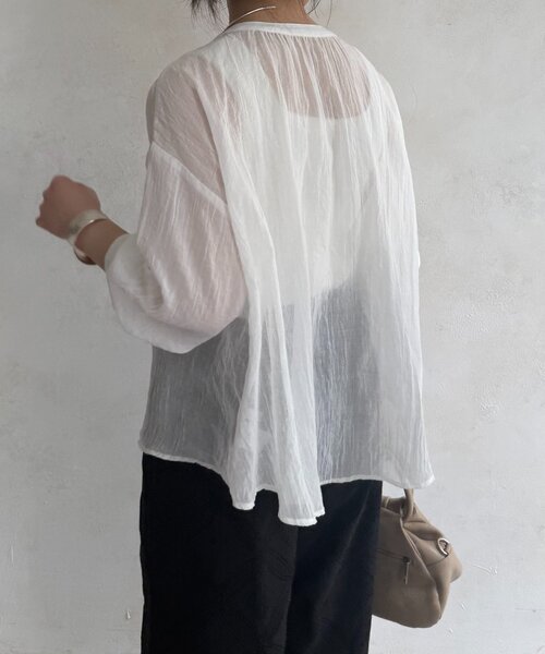 Jena espace merveilleux(ジェナ エスパスメルヴェイユ)の「プチボタンガーゼシャツ(シャツ/ブラウス・レディース・イエロー/オフホワイト/ブラック・FREE)」の5枚目の写真
