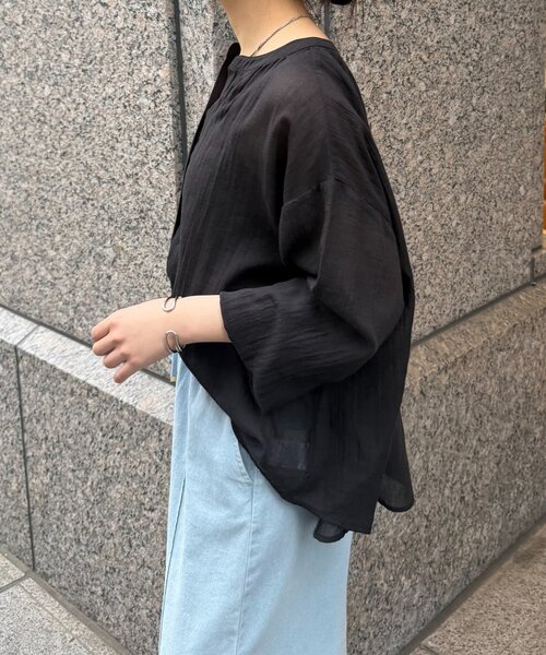 Jena espace merveilleux(ジェナ エスパスメルヴェイユ)の「プチボタンガーゼシャツ(シャツ/ブラウス・レディース・イエロー/オフホワイト/ブラック・FREE)」の10枚目の写真