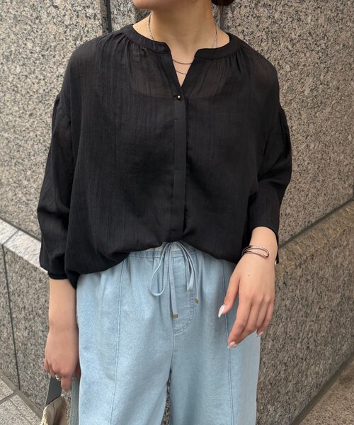 Jena espace merveilleux(ジェナ エスパスメルヴェイユ)の「プチボタンガーゼシャツ(シャツ/ブラウス・レディース・イエロー/オフホワイト/ブラック・FREE)」の14枚目の写真