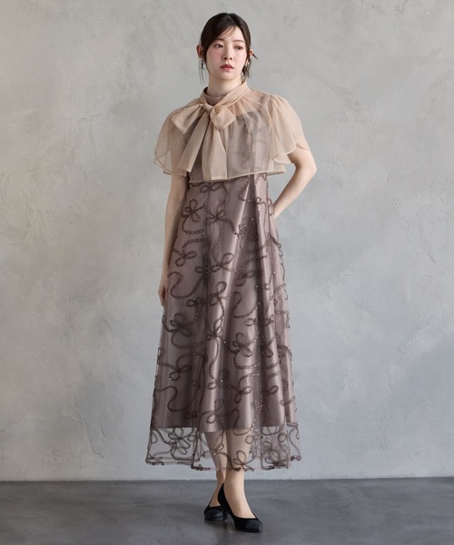 AIMER(エメ)の「ビッグリボンブラウス×リボン刺繍チュールキャミソールワンピース 2点セットパーティードレス 結婚式 お呼ばれ ドレス 20代 30代(ドレス・レディース・ブラウン/ピンクベージュ/チャコールグレー・MEDIUM/SMALL)」の5枚目の写真